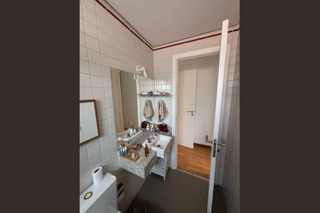 Apartamento à venda com 130m², 3 quartos e 2 vagas Apartamento à venda com 130m², 3 quartos e 2 vagasBanheiro