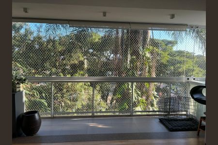 Apartamento à venda com 130m², 3 quartos e 2 vagas Apartamento à venda com 130m², 3 quartos e 2 vagasVaranda