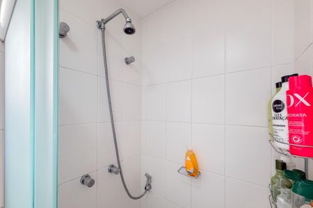 Apartamento à venda com 84m², 3 quartos e 2 vagas Apartamento à venda com 84m², 3 quartos e 2 vagasBanheiro da Suíte