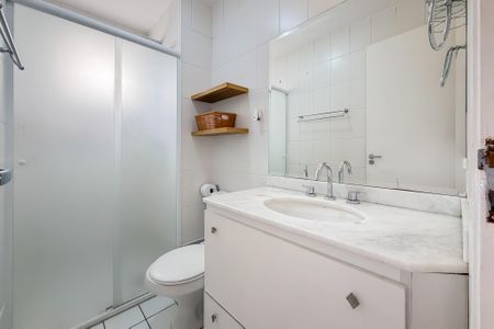 Apartamento à venda com 84m², 3 quartos e 2 vagas Apartamento à venda com 84m², 3 quartos e 2 vagasBanheiro Social