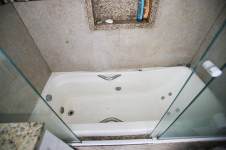 Apartamento à venda com 177m², 2 quartos e 2 vagasBanheiro da Suíte