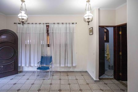 Casa à venda com 300m², 4 quartos e 4 vagasSala de TV