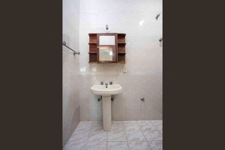 Casa à venda com 300m², 4 quartos e 4 vagasBanheiro da Suíte