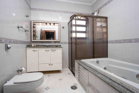 Casa à venda com 300m², 4 quartos e 4 vagasBanheiro Social