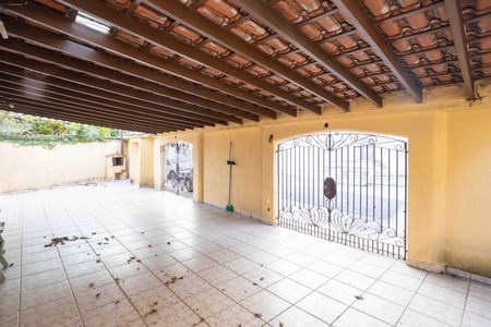 Casa à venda com 300m², 4 quartos e 4 vagasGaragem