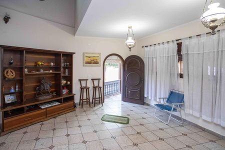 Casa à venda com 300m², 4 quartos e 4 vagasSala de TV