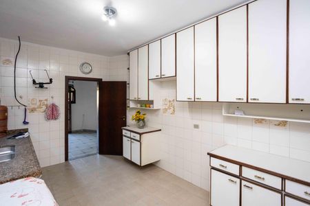 Casa à venda com 300m², 4 quartos e 4 vagasCozinha