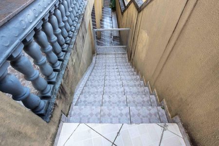 Casa à venda com 300m², 4 quartos e 4 vagasEscada