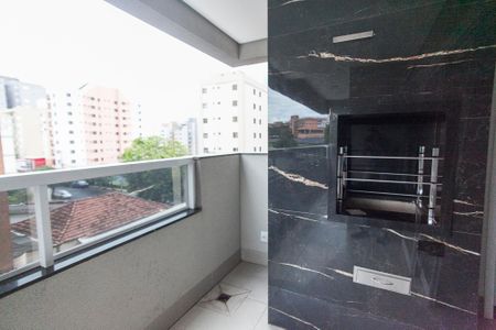 Varanda da Sala/Cozinha de apartamento para alugar com 3 quartos, 94m² em Saraiva, Uberlândia