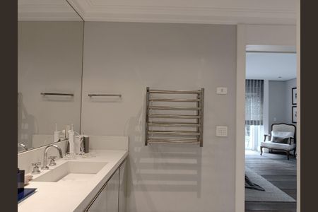 Casa à venda com 750m², 4 quartos e 4 vagasBanheiro da Suíte 1