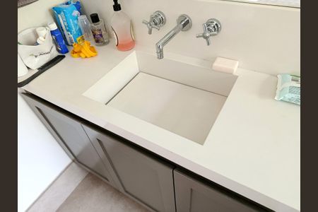 Casa à venda com 750m², 4 quartos e 4 vagasBanheiro da Suíte 4