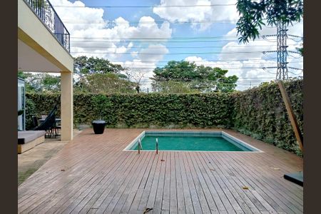 Casa à venda com 750m², 4 quartos e 4 vagasPiscina