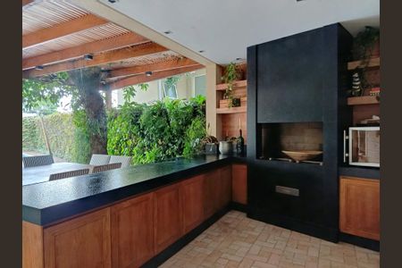 Casa à venda com 750m², 4 quartos e 4 vagasChurrasqueira