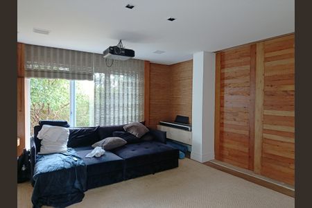 Casa à venda com 750m², 4 quartos e 4 vagasSala de TV