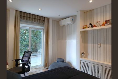 Casa à venda com 750m², 4 quartos e 4 vagasSuíte 2