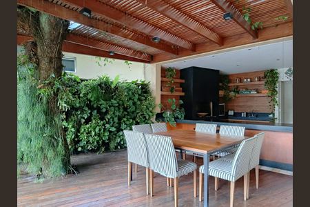 Casa à venda com 750m², 4 quartos e 4 vagasChurrasqueira