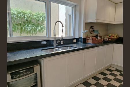 Casa à venda com 750m², 4 quartos e 4 vagasCozinha