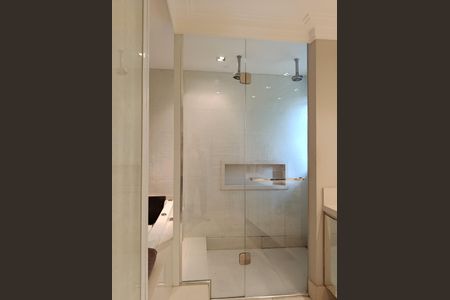 Casa à venda com 750m², 4 quartos e 4 vagasBanheiro da Suíte 1