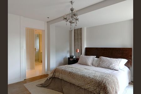 Casa à venda com 750m², 4 quartos e 4 vagasSuíte 1