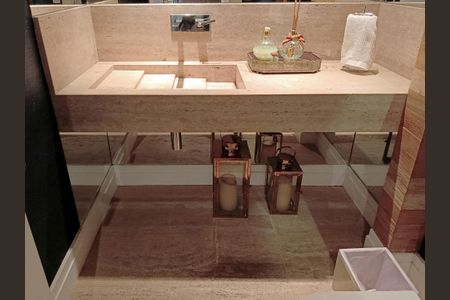 Casa à venda com 750m², 4 quartos e 4 vagasLavabo