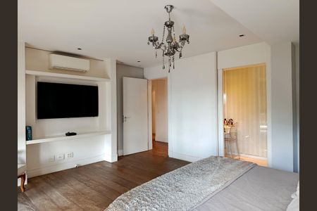 Casa à venda com 750m², 4 quartos e 4 vagasSuíte 1