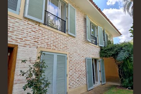 Casa à venda com 750m², 4 quartos e 4 vagasFachada