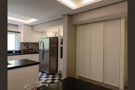 Casa à venda com 750m², 4 quartos e 4 vagasCozinha