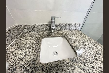 Apartamento para alugar com 70m², 2 quartos e sem vagaBanheiro da Suíte