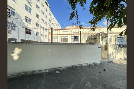 Apartamento para alugar com 70m², 2 quartos e sem vagaFachada + plaquinha