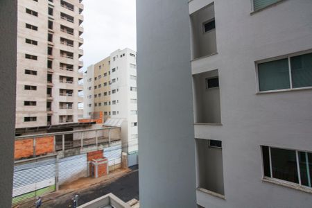 Apartamento para alugar com 94m², 3 quartos e 2 vagas Apartamento para alugar com 94m², 3 quartos e 2 vagasVista do Quarto 2