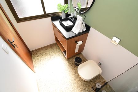 Apartamento para alugar com 300m², 3 quartos e 2 vagasBanheiro social 2