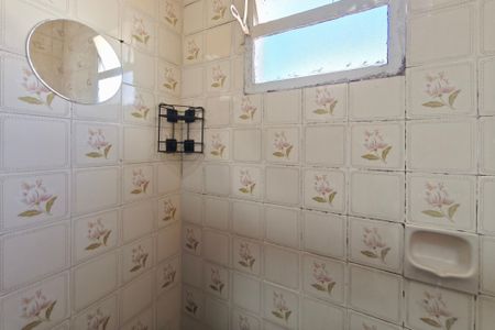 Apartamento à venda com 61m², 2 quartos e 1 vaga Apartamento à venda com 61m², 2 quartos e 1 vagaBanheiro