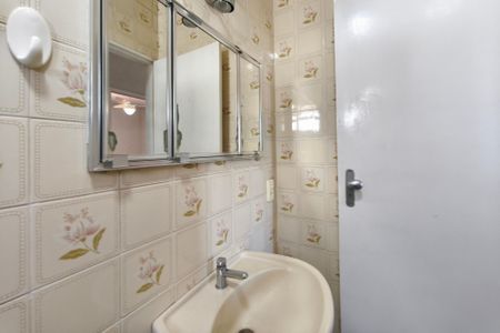 Apartamento à venda com 61m², 2 quartos e 1 vaga Apartamento à venda com 61m², 2 quartos e 1 vagaBanheiro