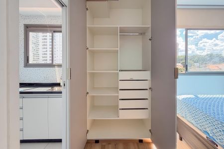 Studio para alugar com 31m², 1 quarto e sem vaga Studio para alugar com 31m², 1 quarto e sem vagaArmários