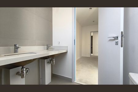 Apartamento à venda com 146m², 2 quartos e 2 vagasBanheiro da Suíte 1