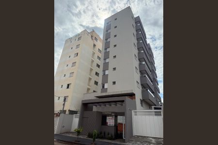 Apartamento para alugar com 94m², 3 quartos e 2 vagas Apartamento para alugar com 94m², 3 quartos e 2 vagasFachada