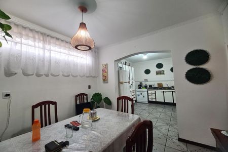Casa à venda com 220m², 2 quartos e 4 vagas Casa à venda com 220m², 2 quartos e 4 vagasCozinha