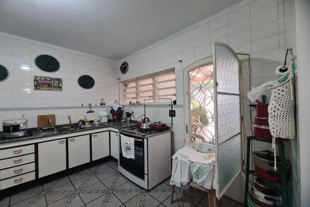 Casa à venda com 220m², 2 quartos e 4 vagas Casa à venda com 220m², 2 quartos e 4 vagasCozinha