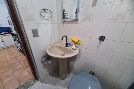 Casa à venda com 220m², 2 quartos e 4 vagas Casa à venda com 220m², 2 quartos e 4 vagasBanheiro da Suíte 1