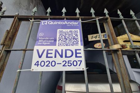 Casa à venda com 220m², 2 quartos e 4 vagas Casa à venda com 220m², 2 quartos e 4 vagasplaquinha