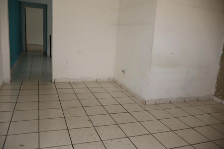 Sala de casa para alugar com 1 quarto, 130m² em Parque dos Bancarios, São Paulo