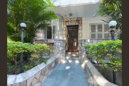 Apartamento para alugar com 120m², 3 quartos e sem vaga Apartamento para alugar com 120m², 3 quartos e sem vagaFachada e portaria