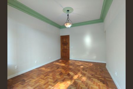 Apartamento para alugar com 120m², 3 quartos e sem vaga Apartamento para alugar com 120m², 3 quartos e sem vagaSala