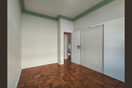 Apartamento para alugar com 120m², 3 quartos e sem vaga Apartamento para alugar com 120m², 3 quartos e sem vagaSuíte