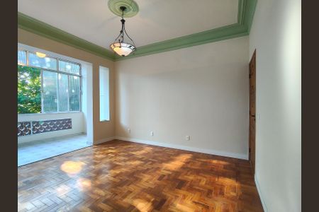 Apartamento para alugar com 120m², 3 quartos e sem vaga Apartamento para alugar com 120m², 3 quartos e sem vagaSala