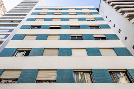 Apartamento à venda com 65m², 2 quartos e 1 vagaFachada