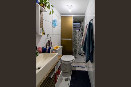 Casa à venda com 102m², 2 quartos e 2 vagasBanheiro