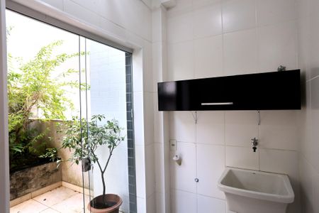 Apartamento à venda com 110m², 2 quartos e 2 vagasCozinha e Área de Serviço