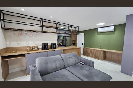 Apartamento à venda com 84m², 2 quartos e 1 vaga Apartamento à venda com 84m², 2 quartos e 1 vagaSala