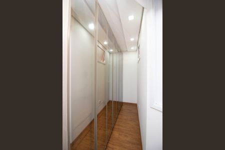 Casa de condomínio para alugar com 250m², 3 quartos e 5 vagas Casa de condomínio para alugar com 250m², 3 quartos e 5 vagasCloset da suíte